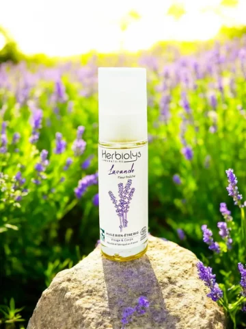 Huile bien-être à la Lavande bio  Soin apaisant et régénérant pour la peau