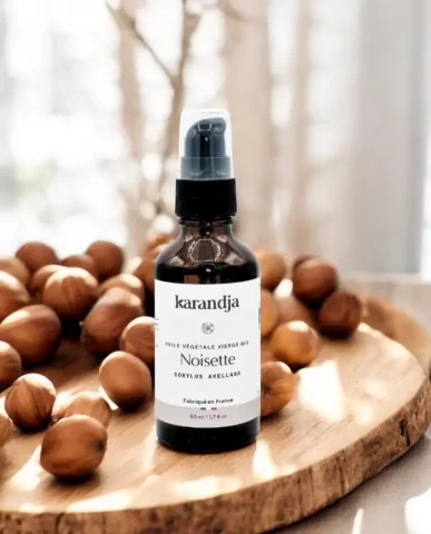 Huile Végétale Bio de Noisette  Nourrissante et Équilibrante  Peaux Mixtes à Grasses